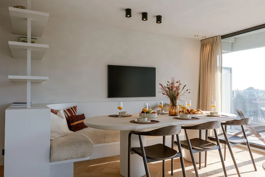 Eetkamer met ontbijt