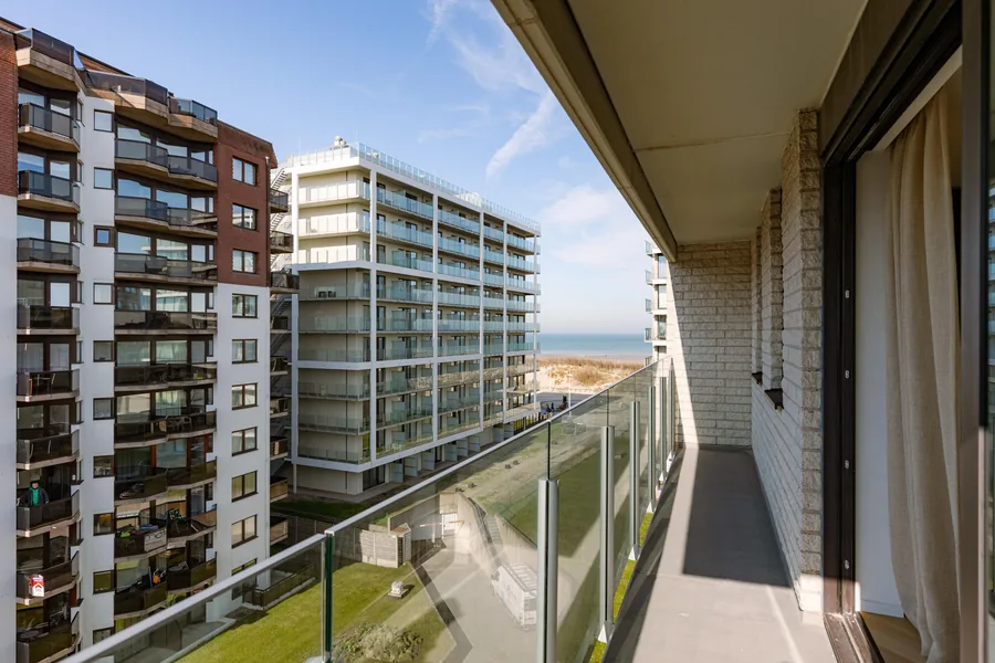 Zeezicht vanaf het balkon van Flat Monet