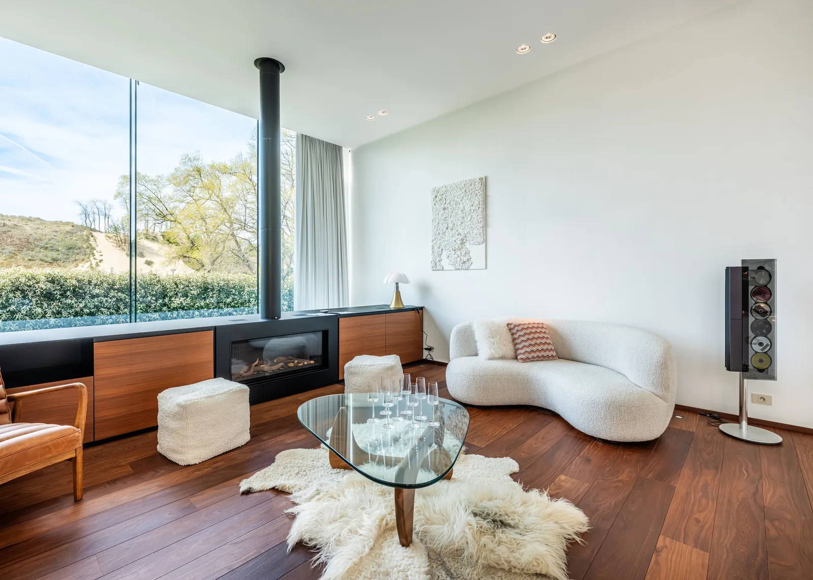 Second living room Villa Picasso with dune view